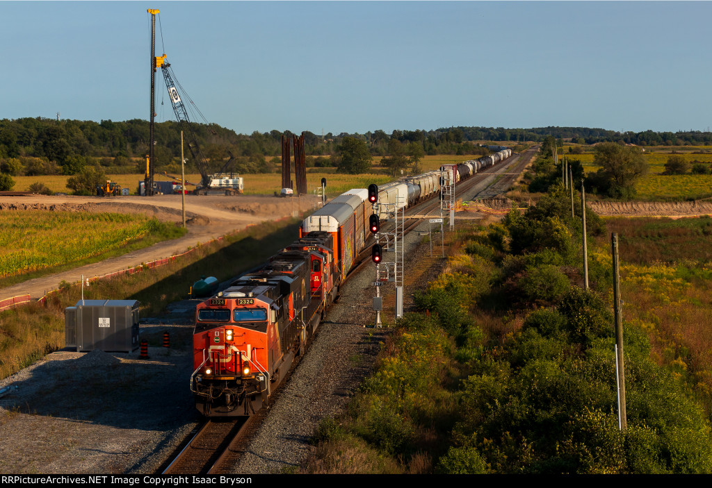 CN 2324